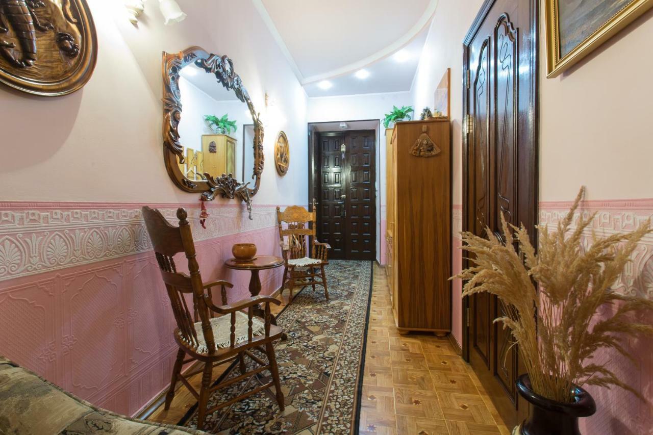 Apartment In The Center Of Harkiv Dış mekan fotoğraf